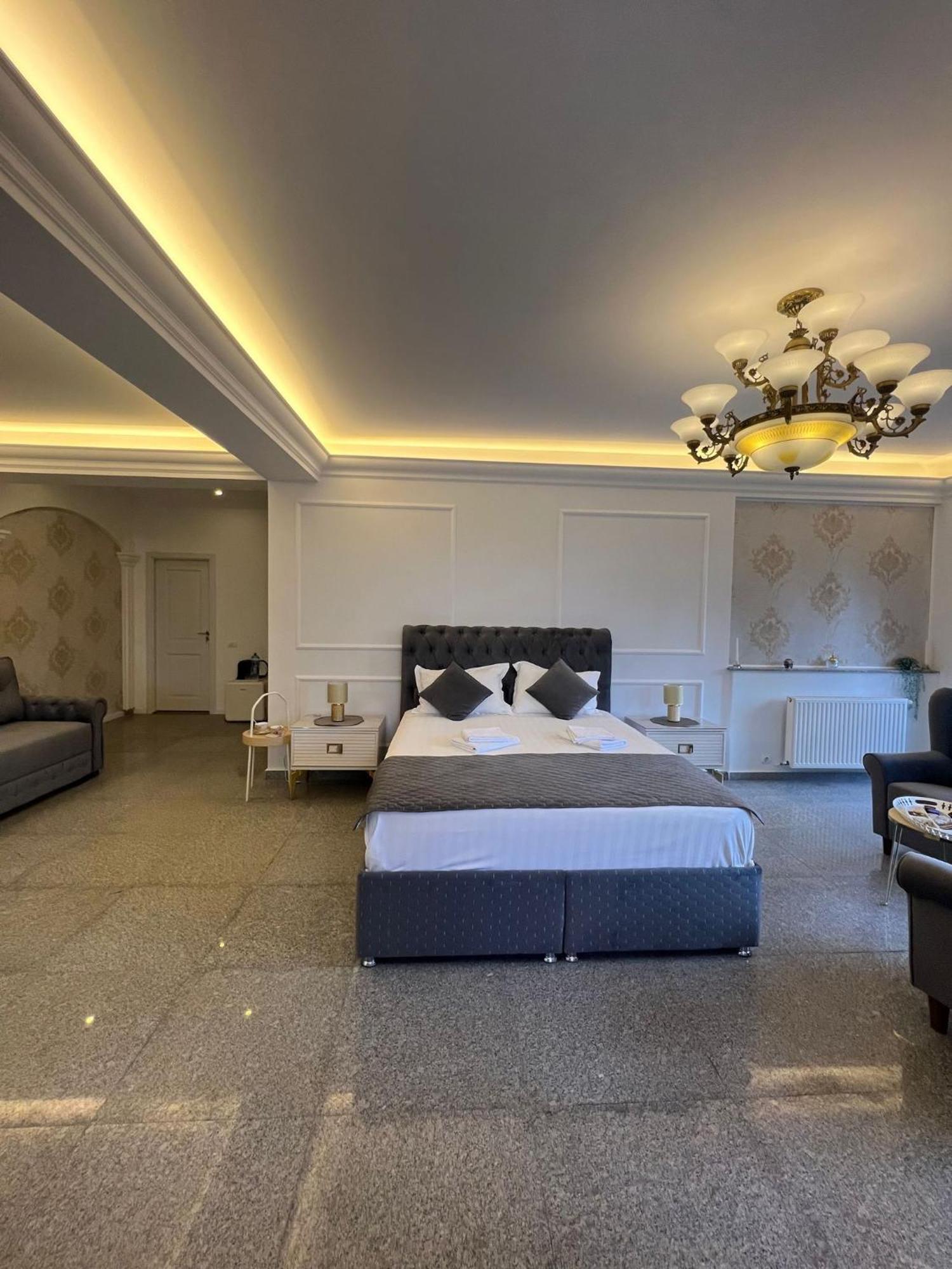 Ami Residence Bucharest Airport,Therme&Free Parking โอโตเปนี ภายนอก รูปภาพ