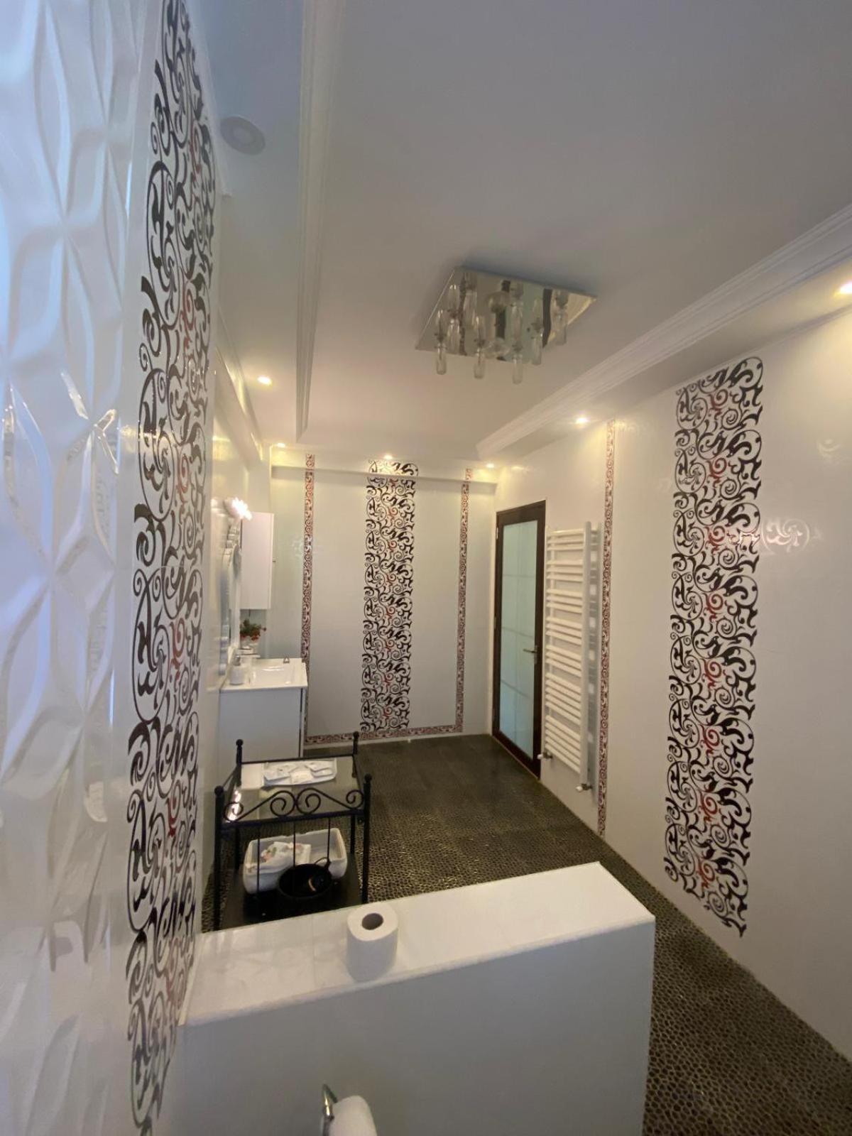 Ami Residence Bucharest Airport,Therme&Free Parking โอโตเปนี ภายนอก รูปภาพ